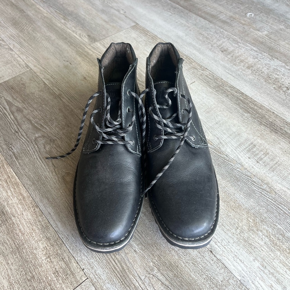Steve Madden Men’s Black Leather Chukka Boots - Picture 2 of 11